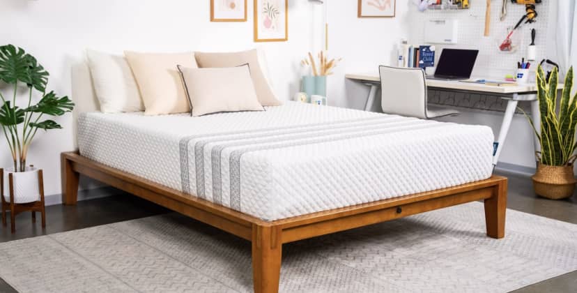 Best Innerspring Mattresses of 2025 - Best Mattress for Couples - Leesa Sapira Hybrid