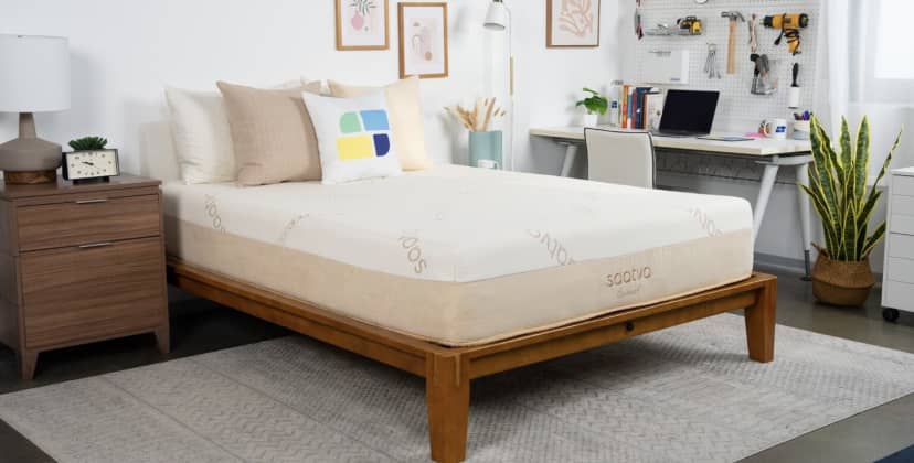 The Best Memory Foam Mattresses - Best Luxury Mattress - Saatva Contour5