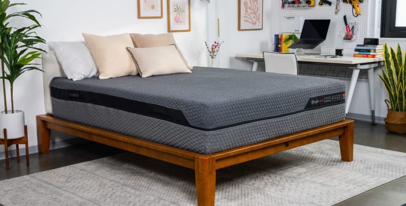 Best Mattress for Side Sleepers - Best Mattress for Pressure Relief - Layla Hybrid - 1